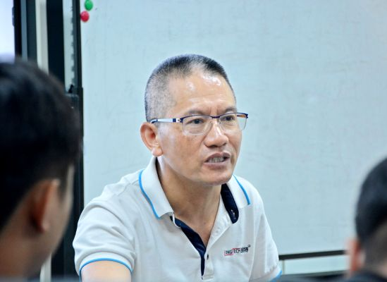 迈克.png 迈克.png